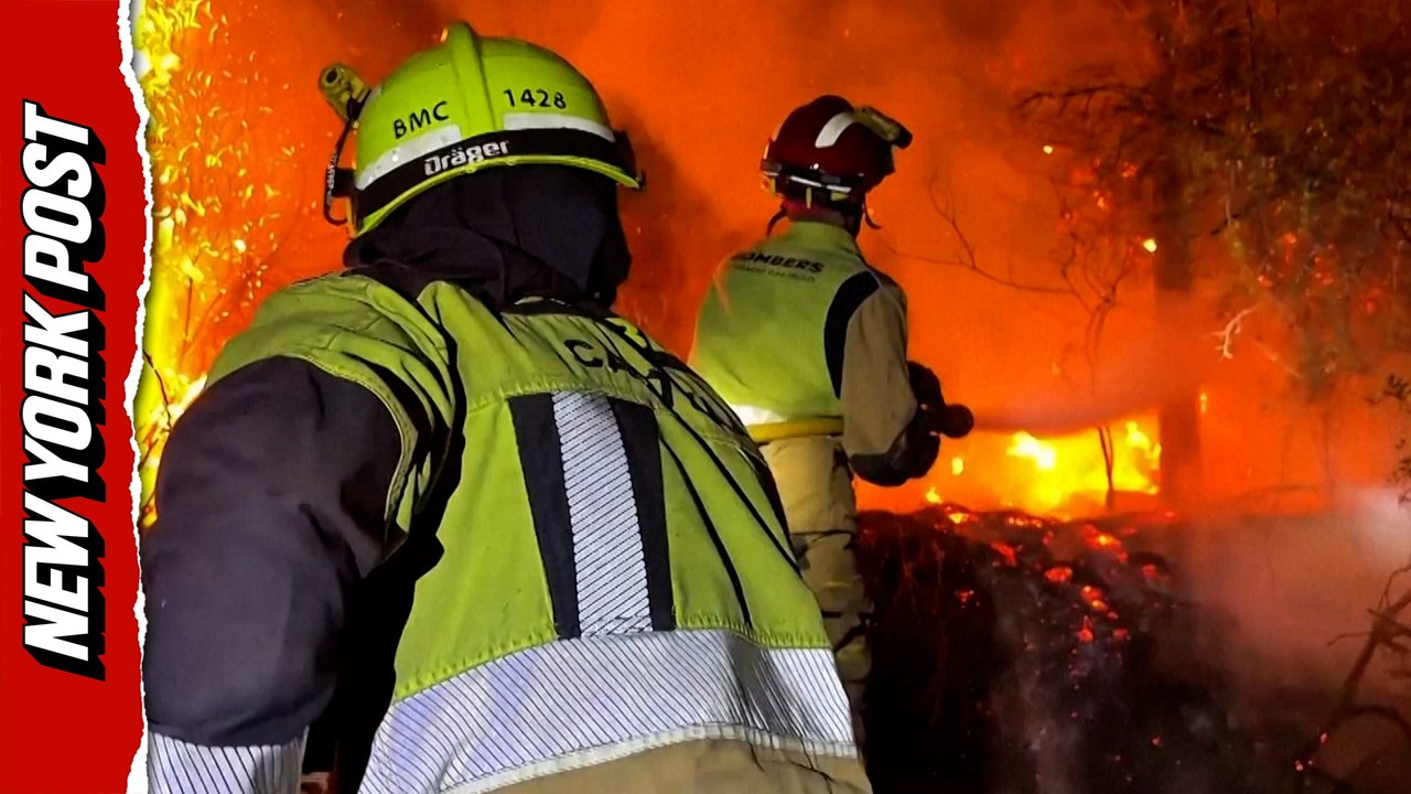 Wildfire Rages Near Spanish National Park as Firefighters Battle Flames