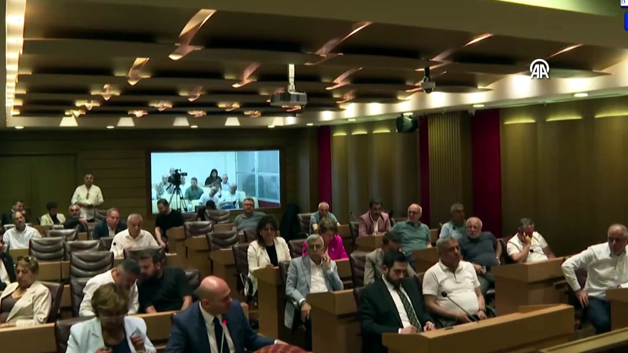 Bahçelievler Belediye Meclisinde, CHP'li Meclis Başkan Vekilinin 15 Temmuz'u anmaması nedeniyle tartışma çıktı