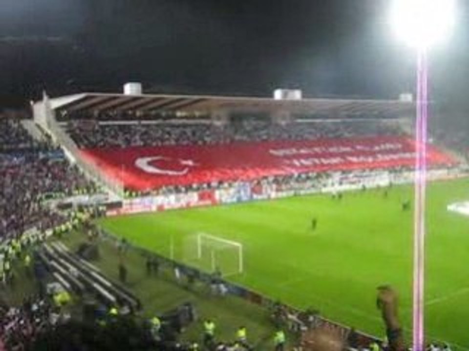 Şehitler İçin Saygı Duruşu