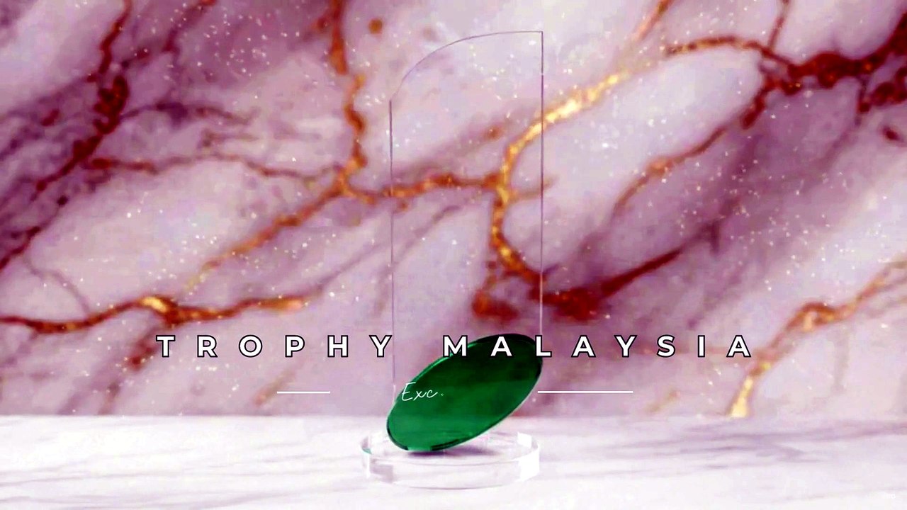 Beautiful Crsytal Trophies at Trophy-World Malaysia | Custom Trophies & Plaques Supplier
