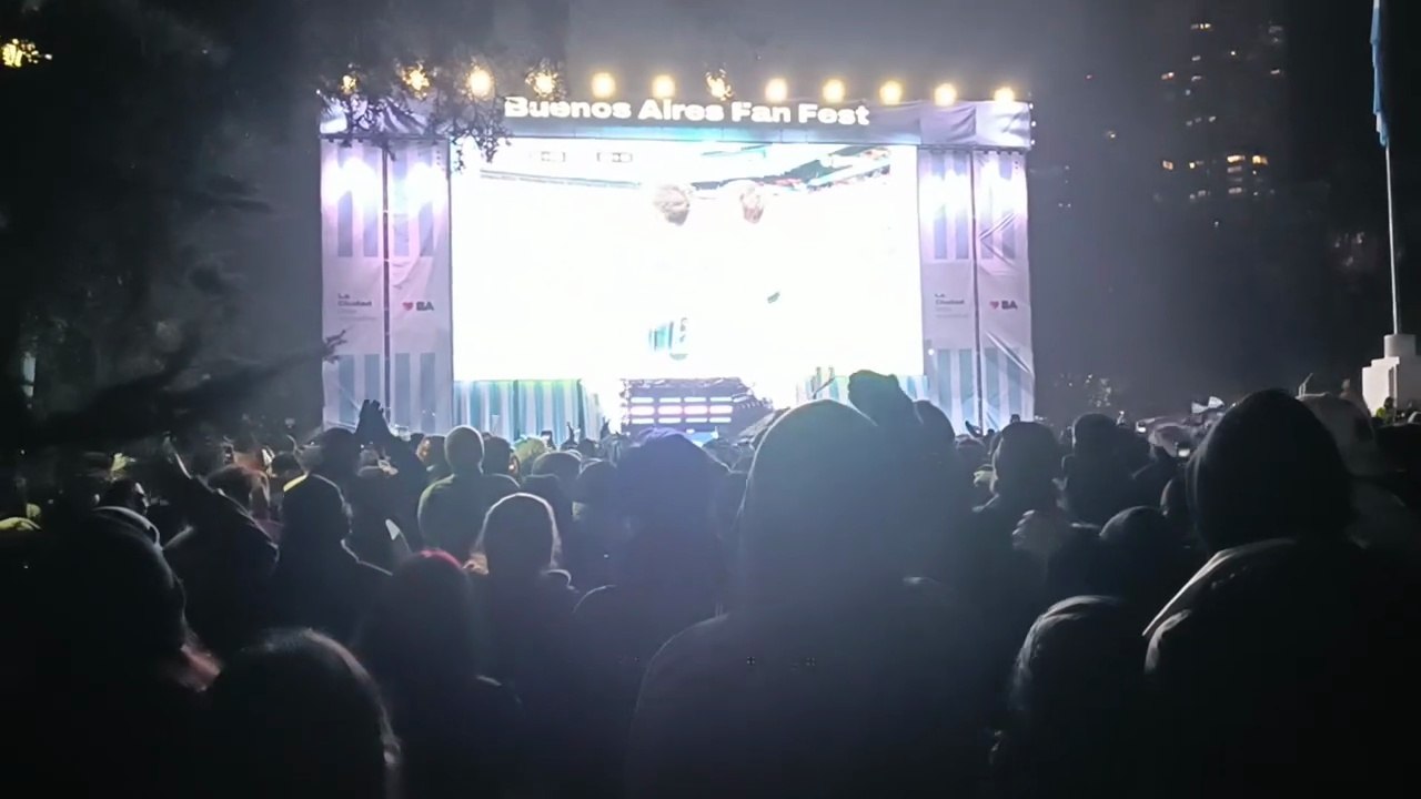 Assistindo ao Jogo da Argentina na Fan Fest em Palermo, Buenos Aires