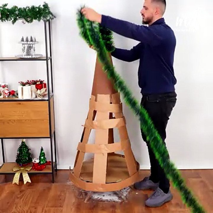 Making a Unique Christmas Tree Out of Cardboard