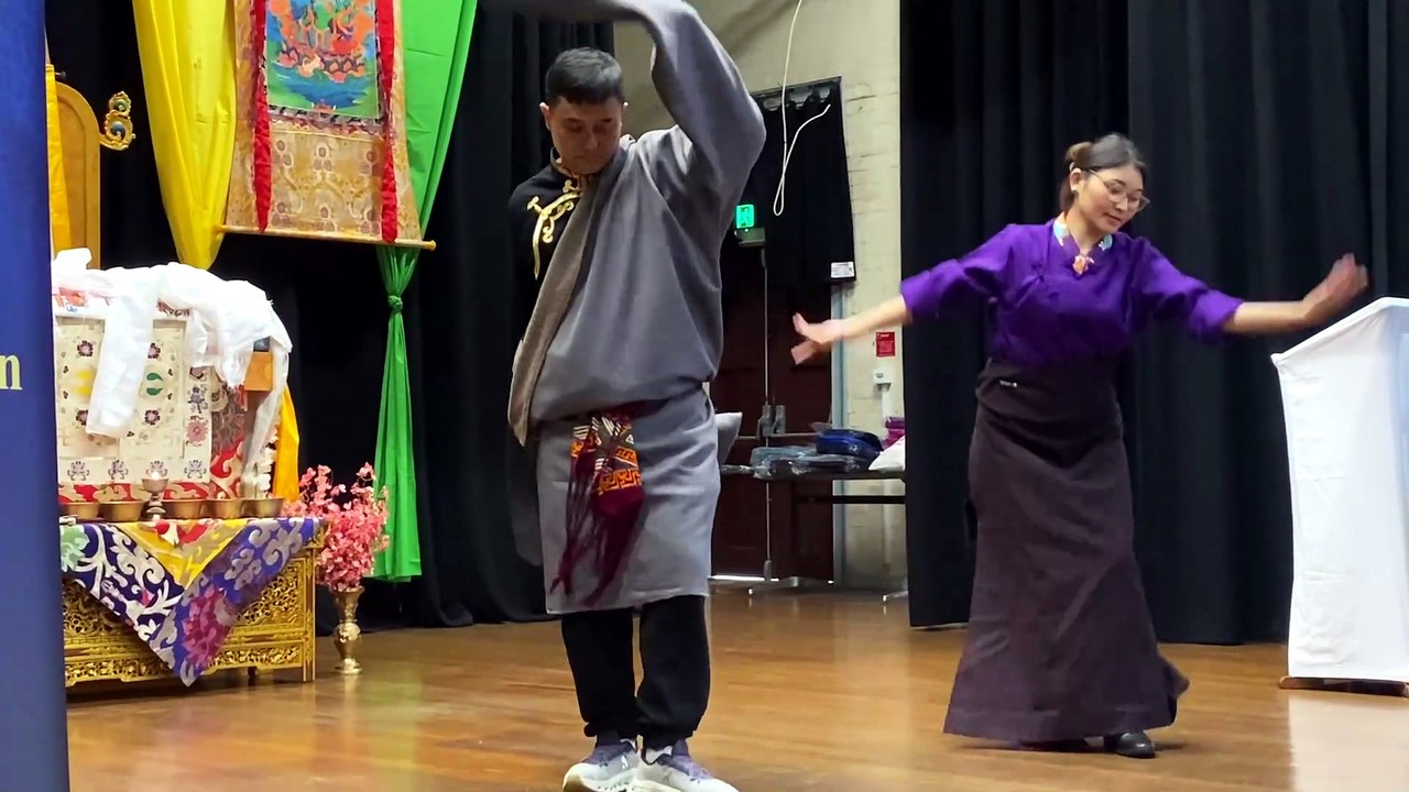 Tibetan dance