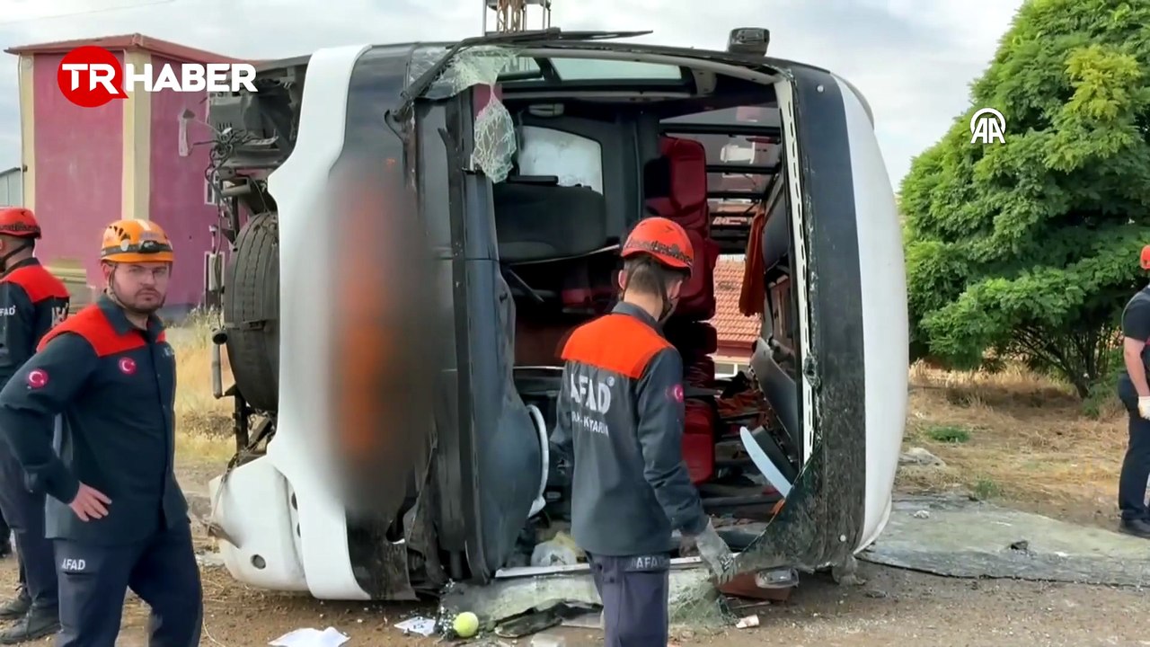 Kırıkkale'de yolcu otobüsü devrildi: 40 kişi yaralandı