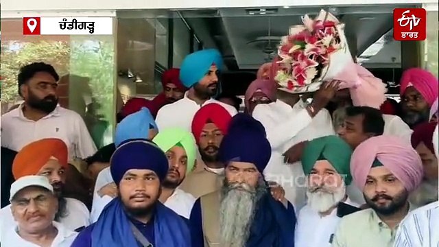ਪੰਜਾਬ ਕਾਂਗਰਸ 'ਚ ਘਮਸਾਣ: ਇਹ ਕਾਂਗਰਸੀ ਆਗੂ ਬੋਲੇ- ਮੈਂ ਚਰਨਜੀਤ ਚੰਨੀ ਤੋਂ ਵੱਖ ਨਹੀਂ, ਚੰਨੀ ਮੇਰੇ ਤੋਂ ਵੱਖ ਨਹੀਂ... , ਭੁਪੇਸ਼ ਬਘੇਲ ਦੀ ਅਗਵਾਈ 'ਚ ਮੀਟਿੰਗ ਜਾਰੀ