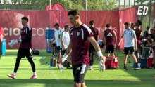 Varias ausencias importantes en el Sevilla marcan una sesión con Suazo presente