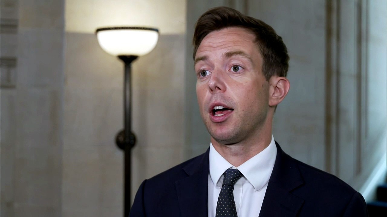 Govt: We must take 'difficult decisions' on prisoner release