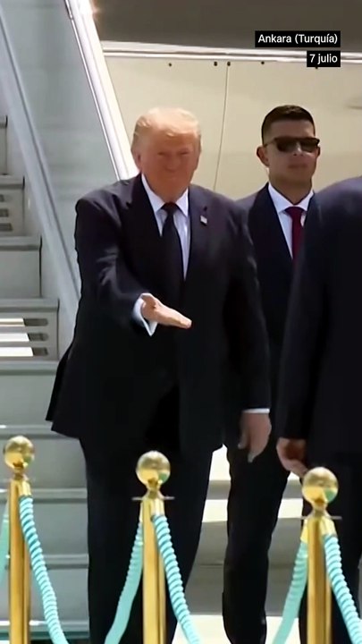Donald Trump llega a Ankara para participar en la cumbre de líderes de la OTAN