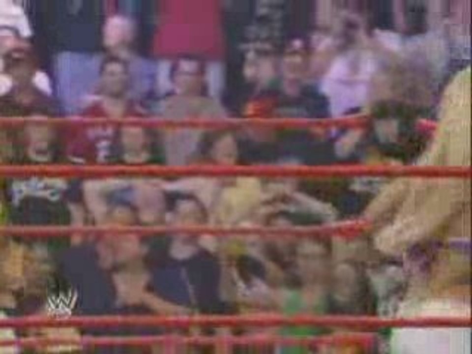Mickie James vs Jillian Hall - Raw 6/30/08