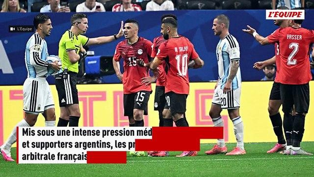 L'arbitre français François Letexier, sous pression, a eu un travail titanesque lors d'Argentine-Égypte - Foot - Coupe du monde