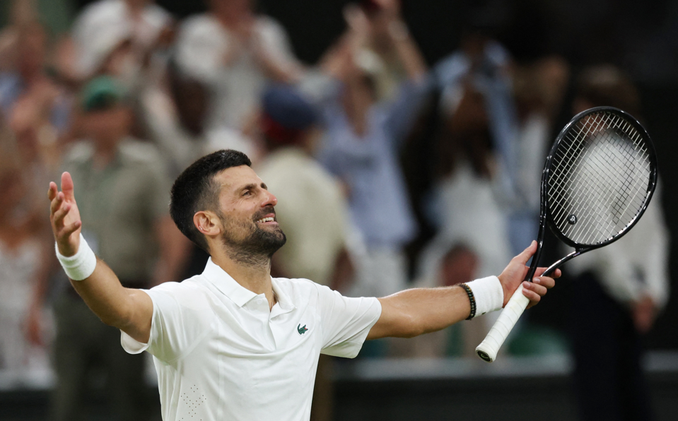 Wimbledon : L'éternel Novak Djokovic se qualifie en demi-finale de Wimbledon en 5h15 contre Félix Auger-Aliassime