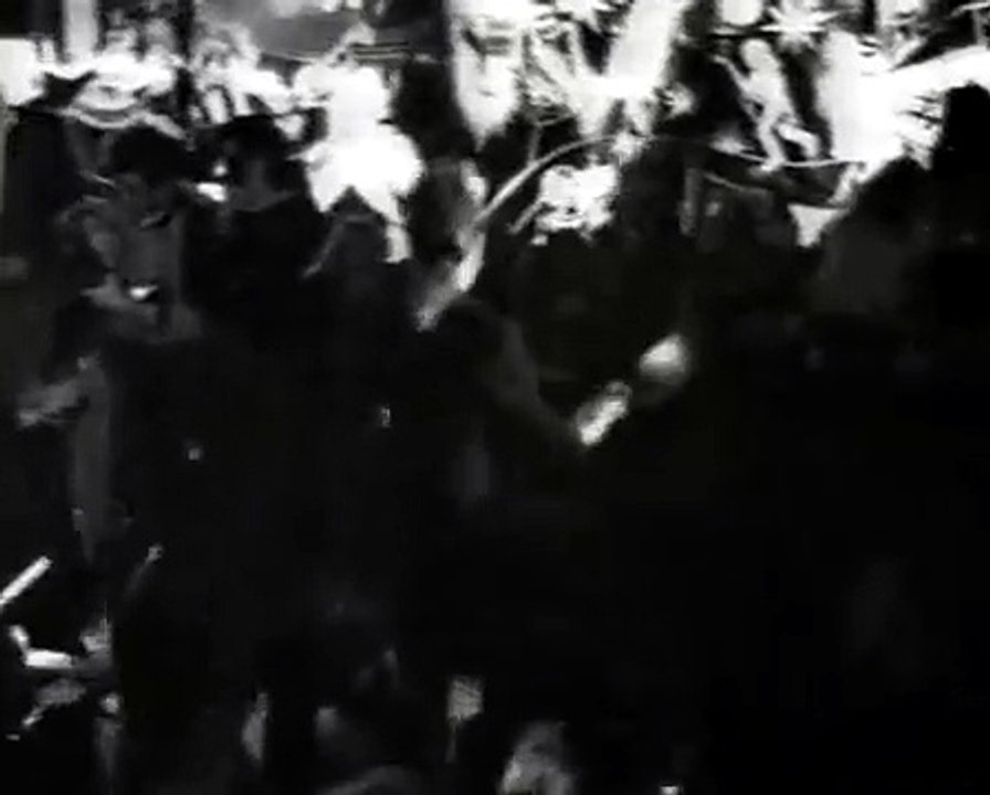 1989 - Johnny Hallyday à l'inauguration du Backstreet dans Télé Caroline sur FR3 (31 Janvier)