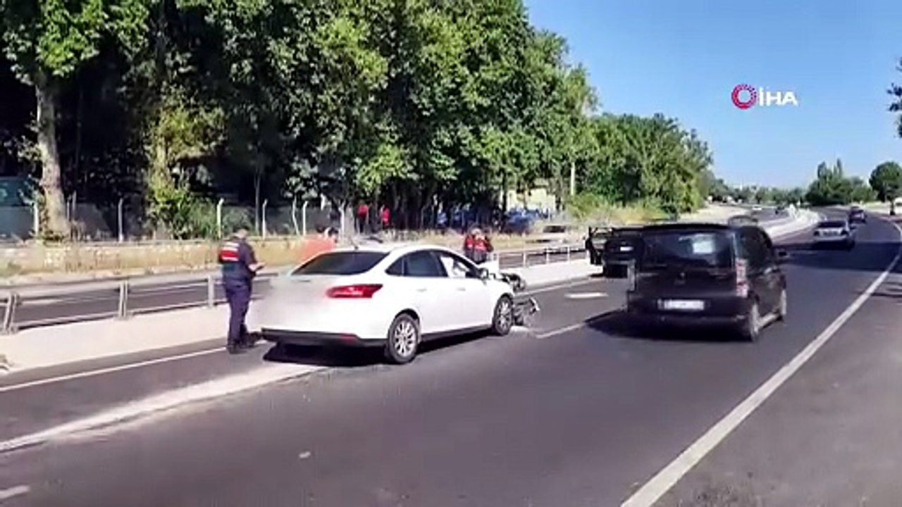 Kazaya karışan hemşire çift, motosiklet sürücüsüne dakikalarca kalp masajı yaptı