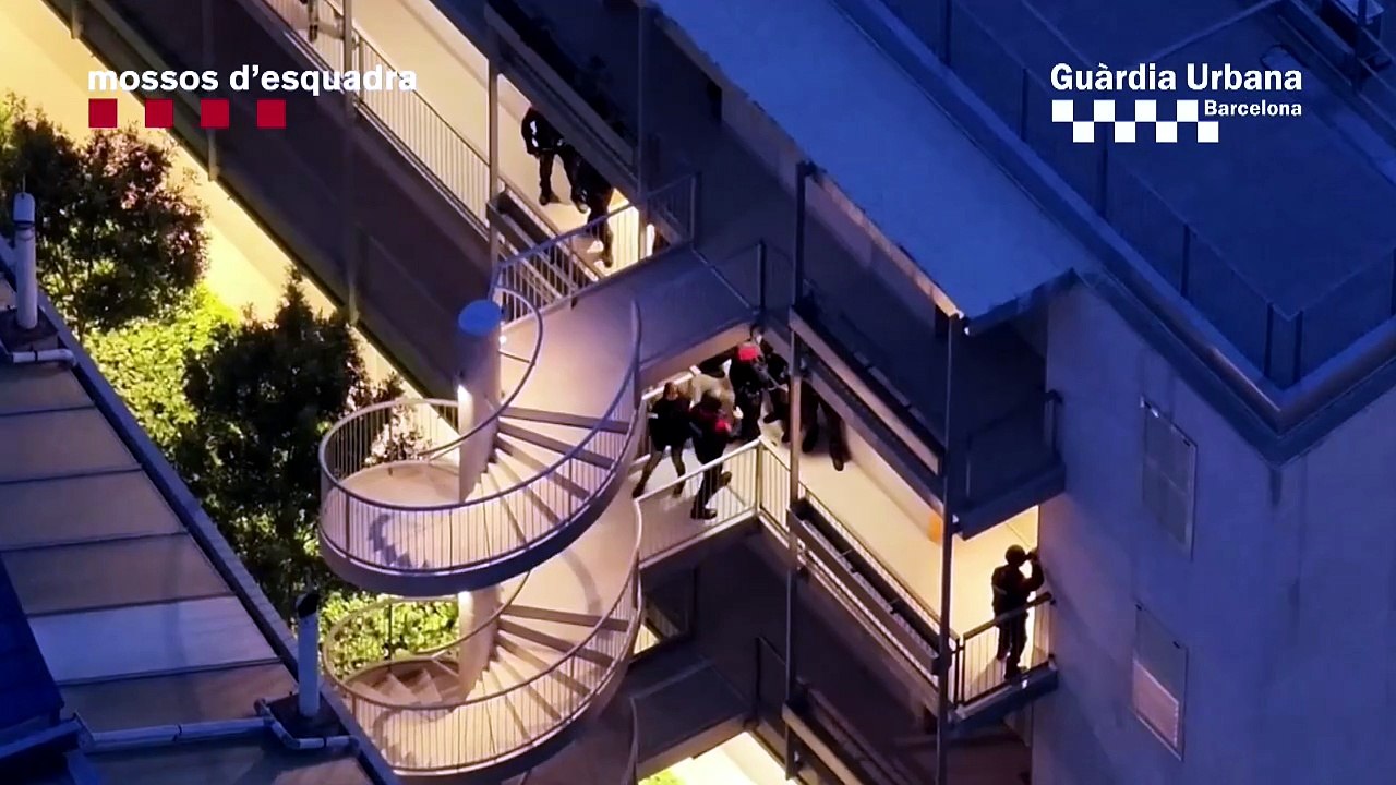 Cae una banda juvenil que traficaba y agredía con armas blancas en Barcelona