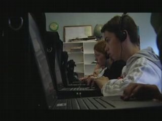 2008_Espagnol 'un collegien, un ordinateur portable'