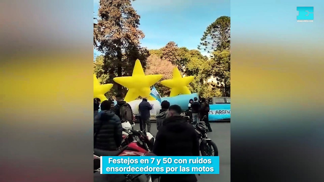 Festejos en 7 y 50 con ruidos ensordecedores por las motos