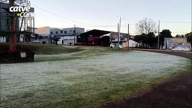 Geada cobre áreas de Toledo durante manhã de frio intenso