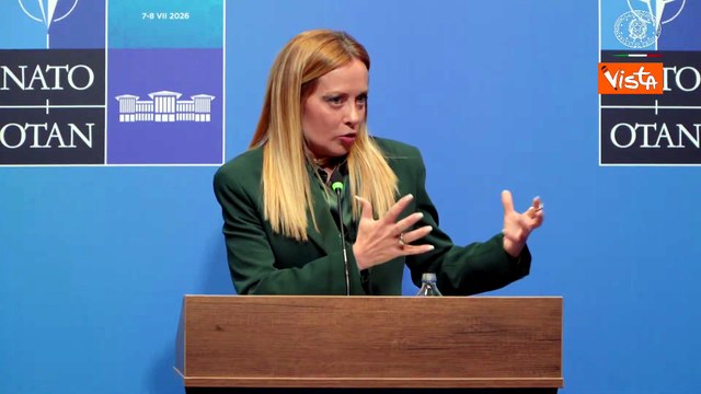 Meloni a vertice Nato: Con Trump confronto molto positivo, ma ormai lo dico in punta di piedi