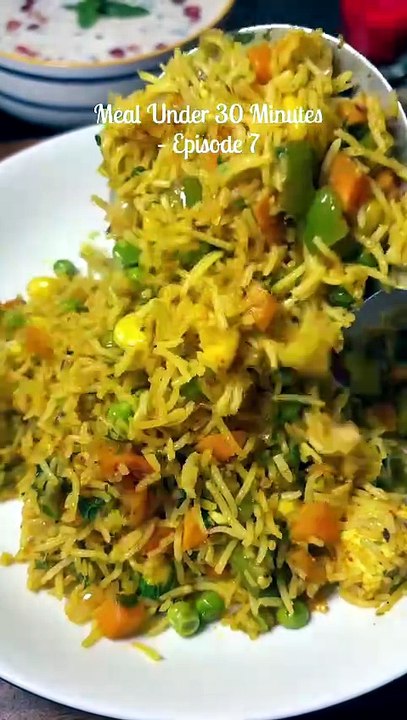 🍚✨ Tawa Rice with Pudina Kheera Raita – ek quick, flavourful aur satisfying mea