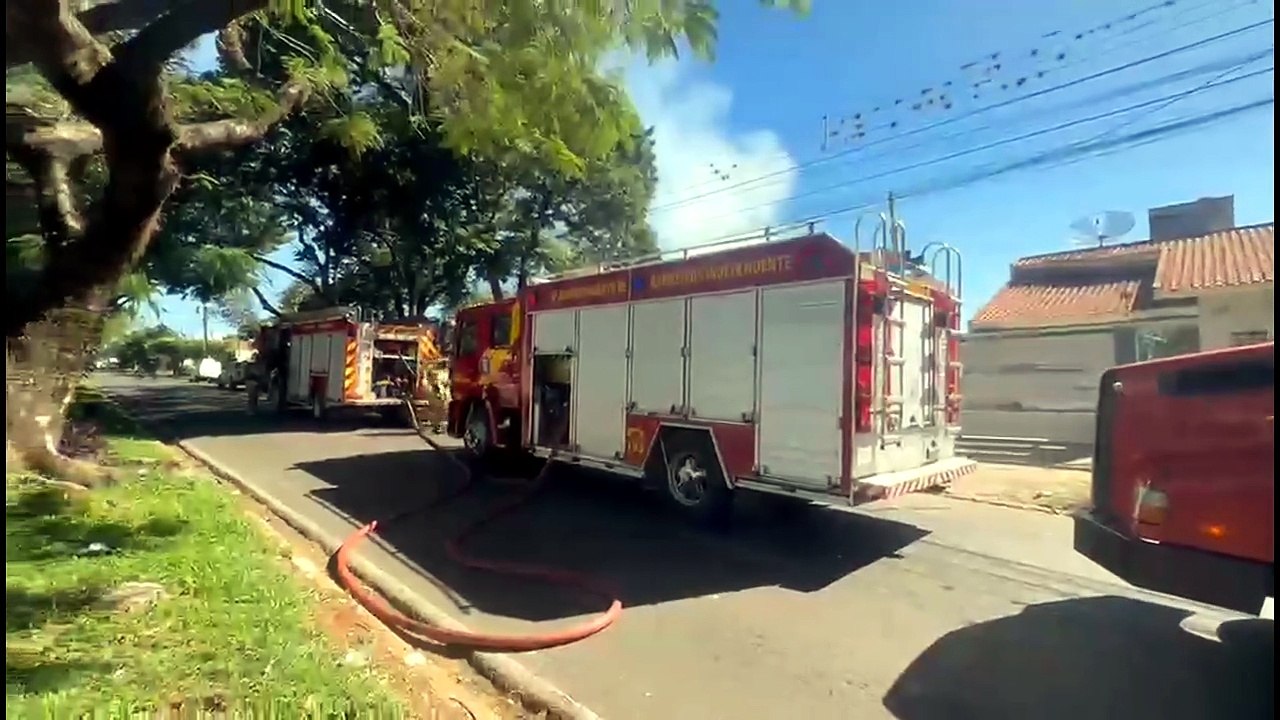 Incêndio atinge casa onde adolescente cuidava de três crianças em Umuarama