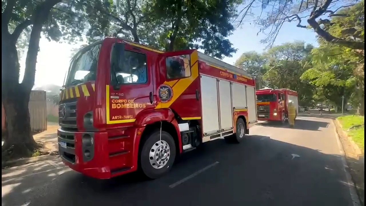 Mesmo após perder a casa em incêndio, pai trabalha e pede ajuda pelos filhos