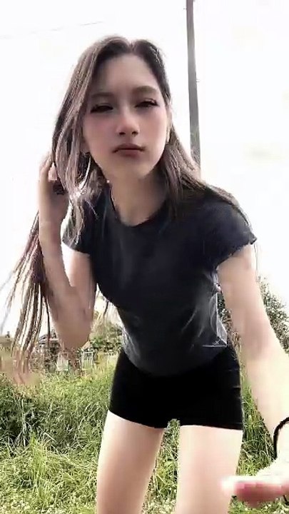 Amazing Dance Moves | Beautiful Girl Dancing to the Beat If you want more content like this, please subscribe to my channel. Wenn Sie mehr Inhalte dieser Art sehen möchten, abonnieren Sie bitte meinen Kanal#Viral#Trending#FYP#ForYou#ForYouPage#MustWatch