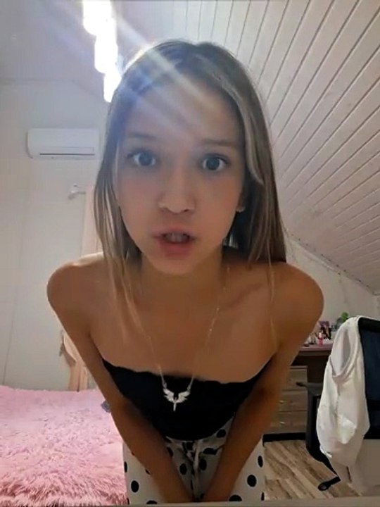 Amazing Dance Moves | Beautiful Girl Dancing to...