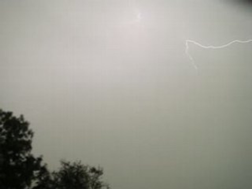 Eclaires prit en flague xD (video by KiKoo83