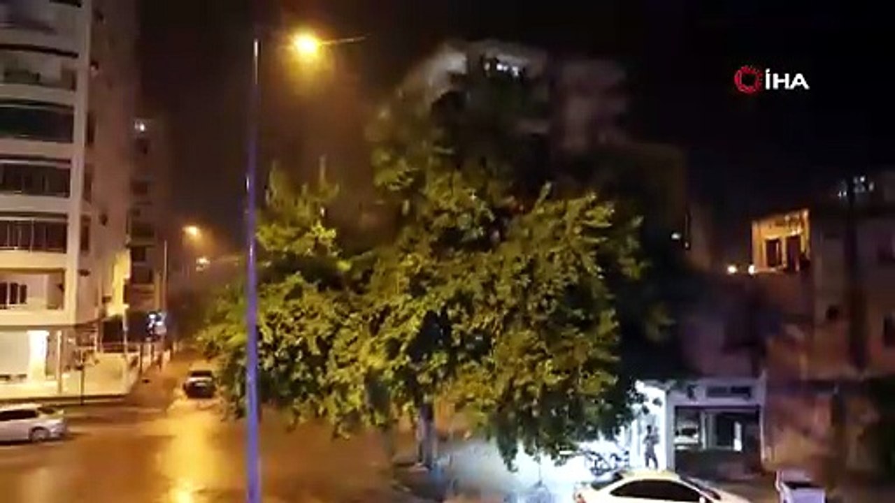 Adana’da aniden bastıran sağanak sürücülere zor anlar yaşattı