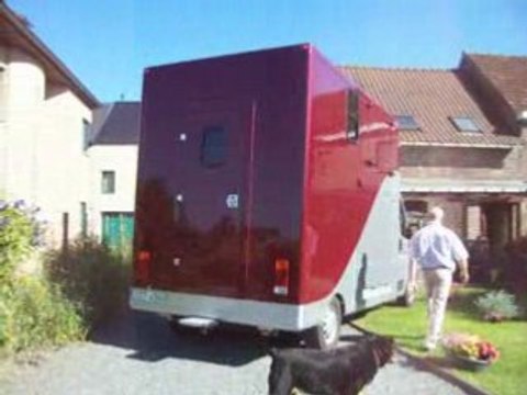 A VENDRE : Camionnette neuve permis B transport 2 chevaux