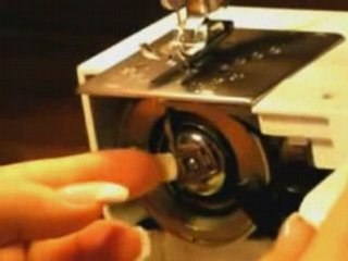 Infilare la macchina da cucire