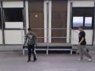 Jess flip avant, Antho flip avec puis s'en vas