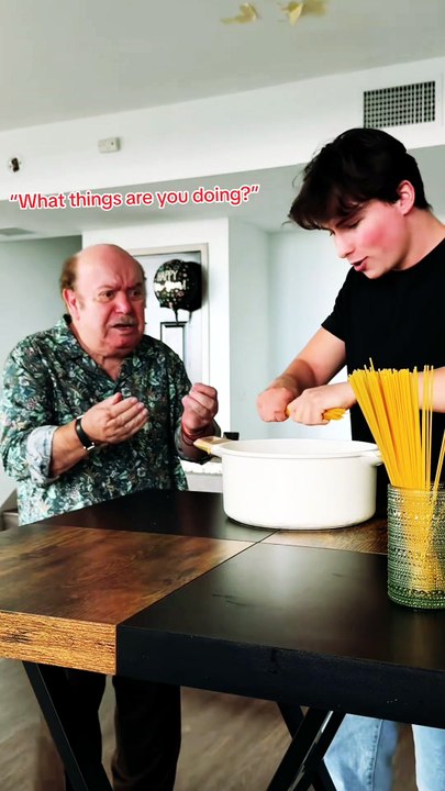 Prank breaking Spaghetti in front of Italians 🤣#foryou #funny #fyp #prank #usa