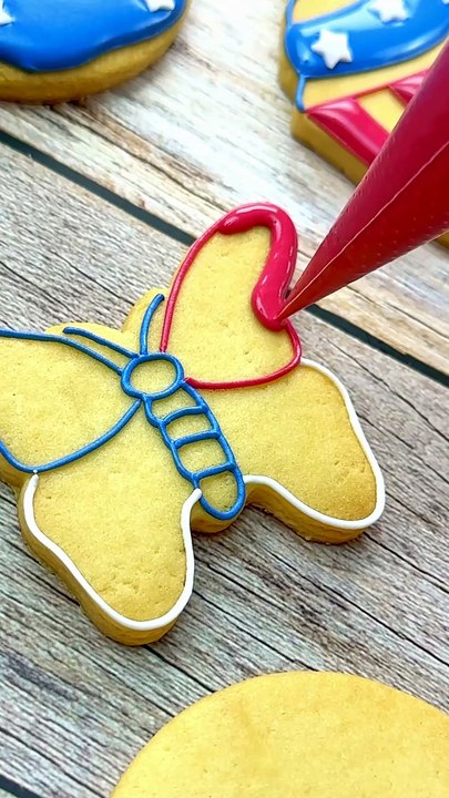 Beautiful  Butterfly Cookie Decorating🦋 #cookiedecorating #satisfying #royalicing  #4thofjuly