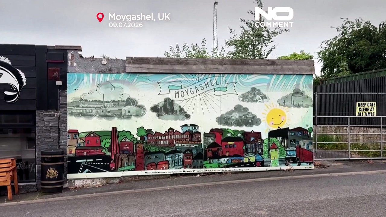 Mosque replica and anti-immigration signs appear on Northern Ireland bonfire