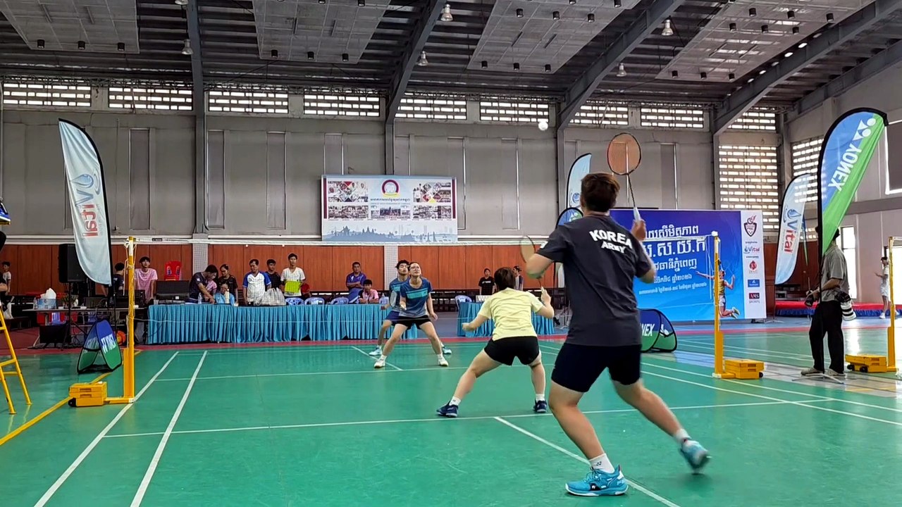 មិនមែនគ្រាន់តែជាកីឡា! កញ្ញា សុជាតា និង កញ្ញា ភ័ណ្ឌជា លេងវាយសីចំណេញទាំងសុខភាព និងមិត្តភាព