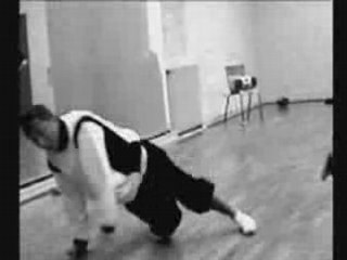 Hmong breaker from france... bboy sisavan