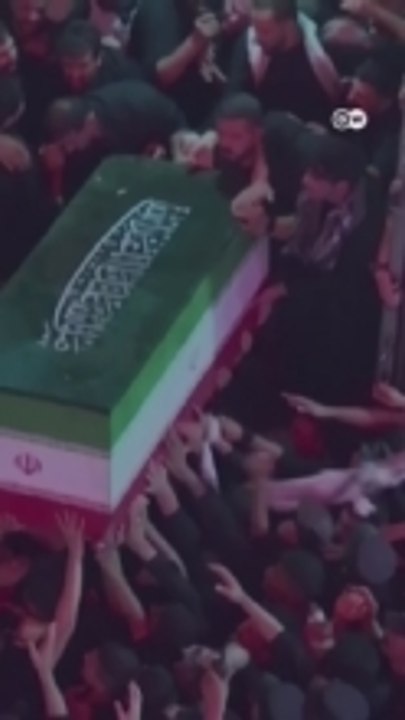 نعش خامنئي يجوب النجف وكربلاء