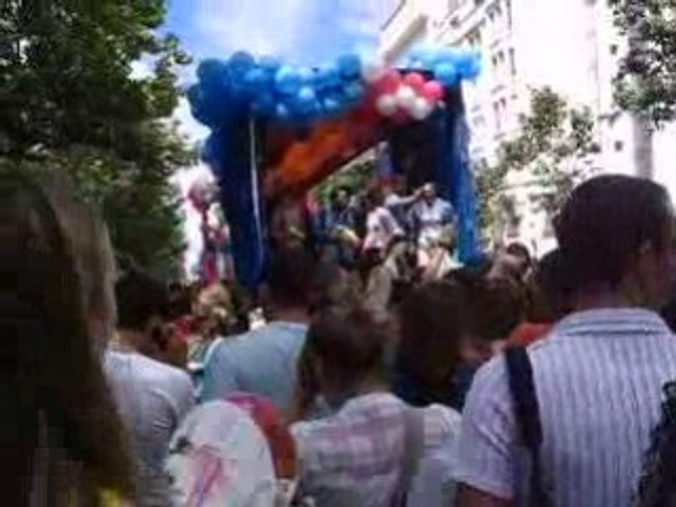 gaypride de paris 2008 - Les Fliquettes <3