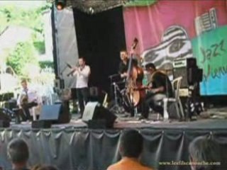 Les Fils Canouche à Vienne "Sandales chaussettes"