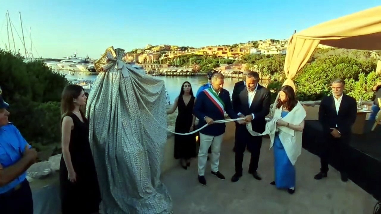 Porto Cervo, una statua dedicata al principe Karim Aga Khan