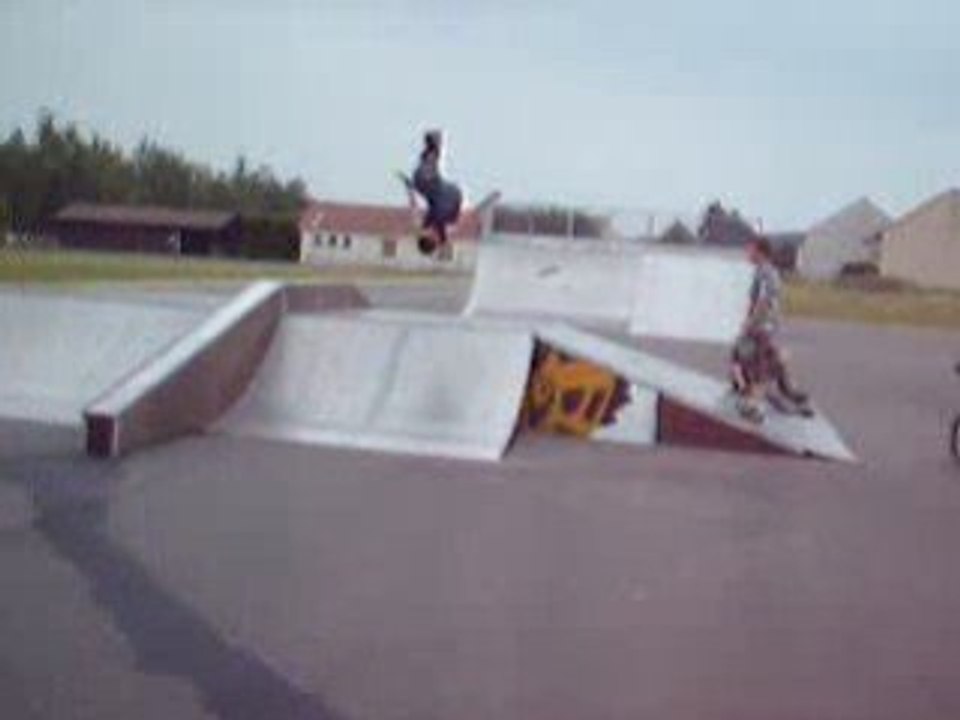 Mini demo de roller avec front lip 180 soul et makio =)