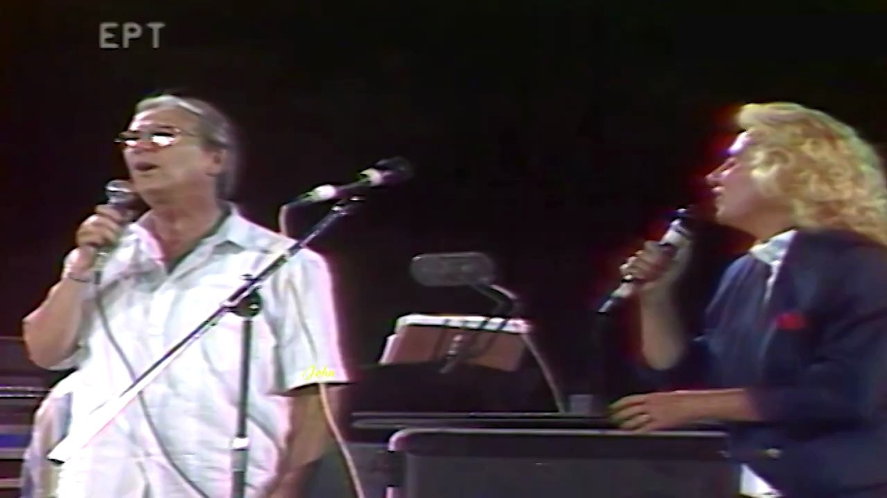 Λες κι οργώνω μες τα βράχια - Βίκυ Μοσχολιού & Απόστολος Καλδάρας (Video Live 1987)