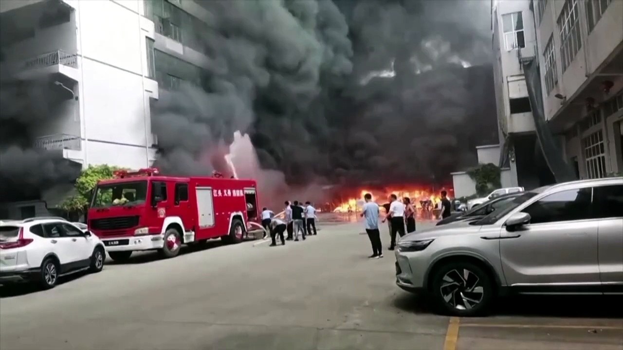 آتش‌سوزی مرگبار در کارخانه کفش چین؛ شی جین‌پینگ دستور تحقیق کامل داد