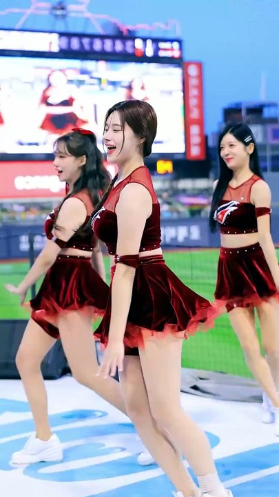 Stunning Lee Yebin Dance Performance + Cheerleader EP 130