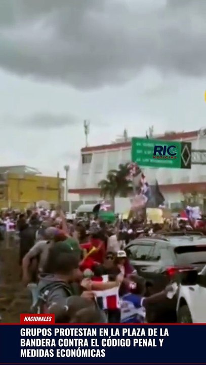 Grupos protestan en la Plaza de la Bandera contra el Código Penal y medidas económicas