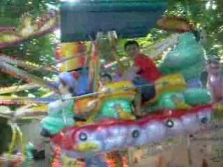 babamda cocuklugunu yasiyor