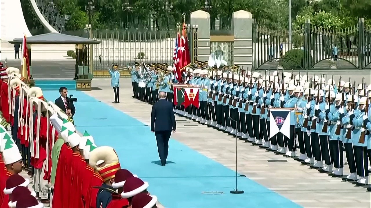 Trump attends welcome ceremony in Turkey ahead of NATO summit