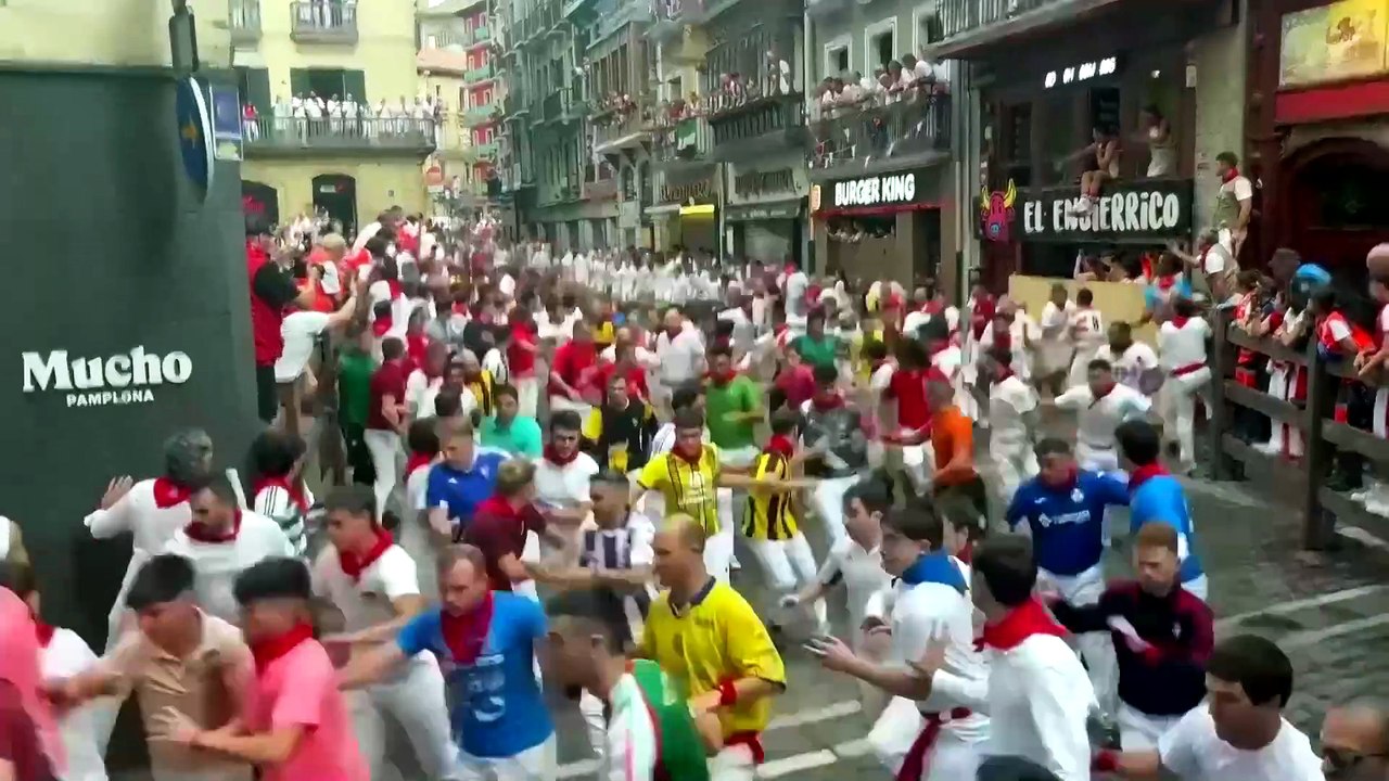 Spain: Nine injured in fourth San Fermín bull run in Pamplona