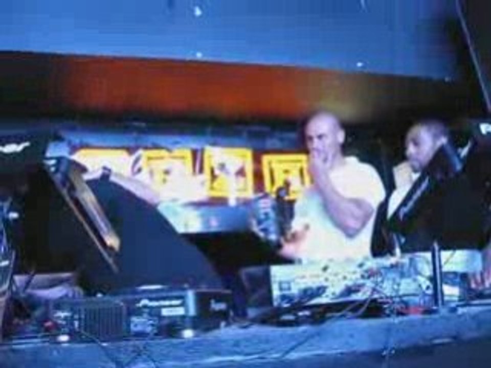 Enorme - Joachim Garraud @ Bazar  29.06.2008